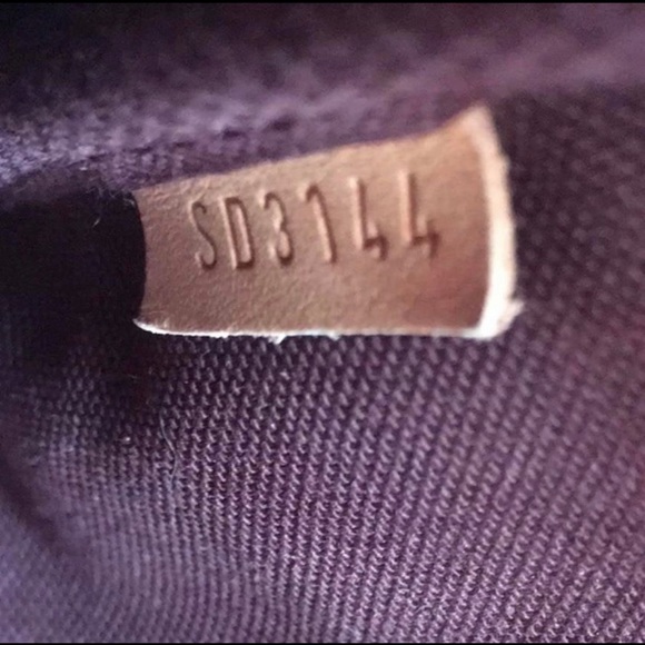 SOLD ❌ locally *PM Favorite Crossbody Clutch - Picture 8 of 8